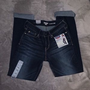 LEVI’S SLIM JEANS